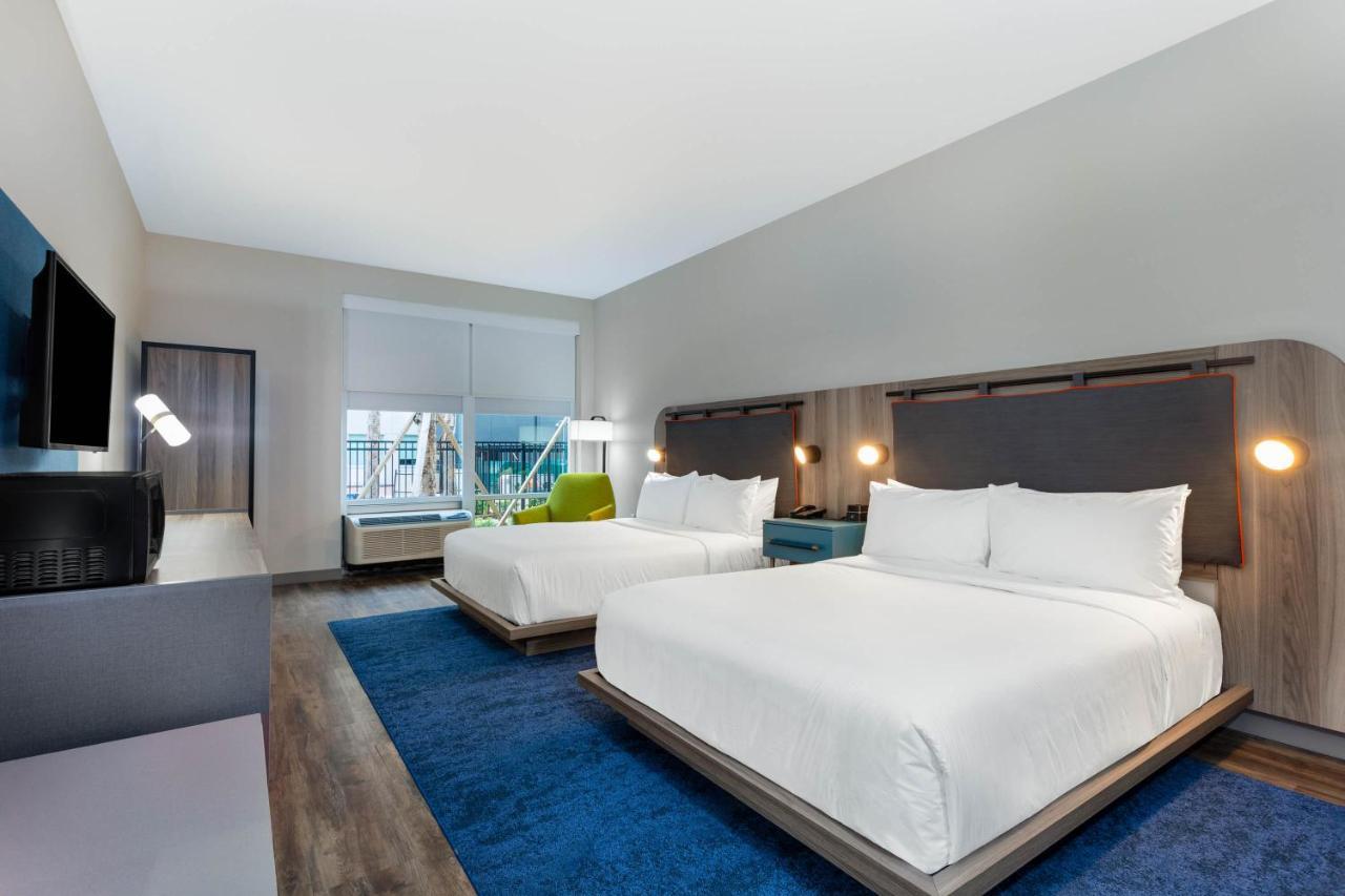 Готель Tryp By Wyndham Orlando Williamsburg Екстер'єр фото