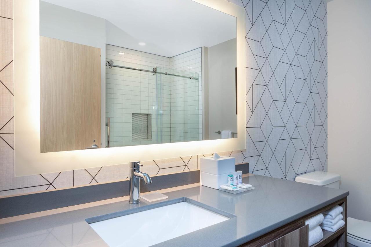 Готель Tryp By Wyndham Orlando Williamsburg Екстер'єр фото