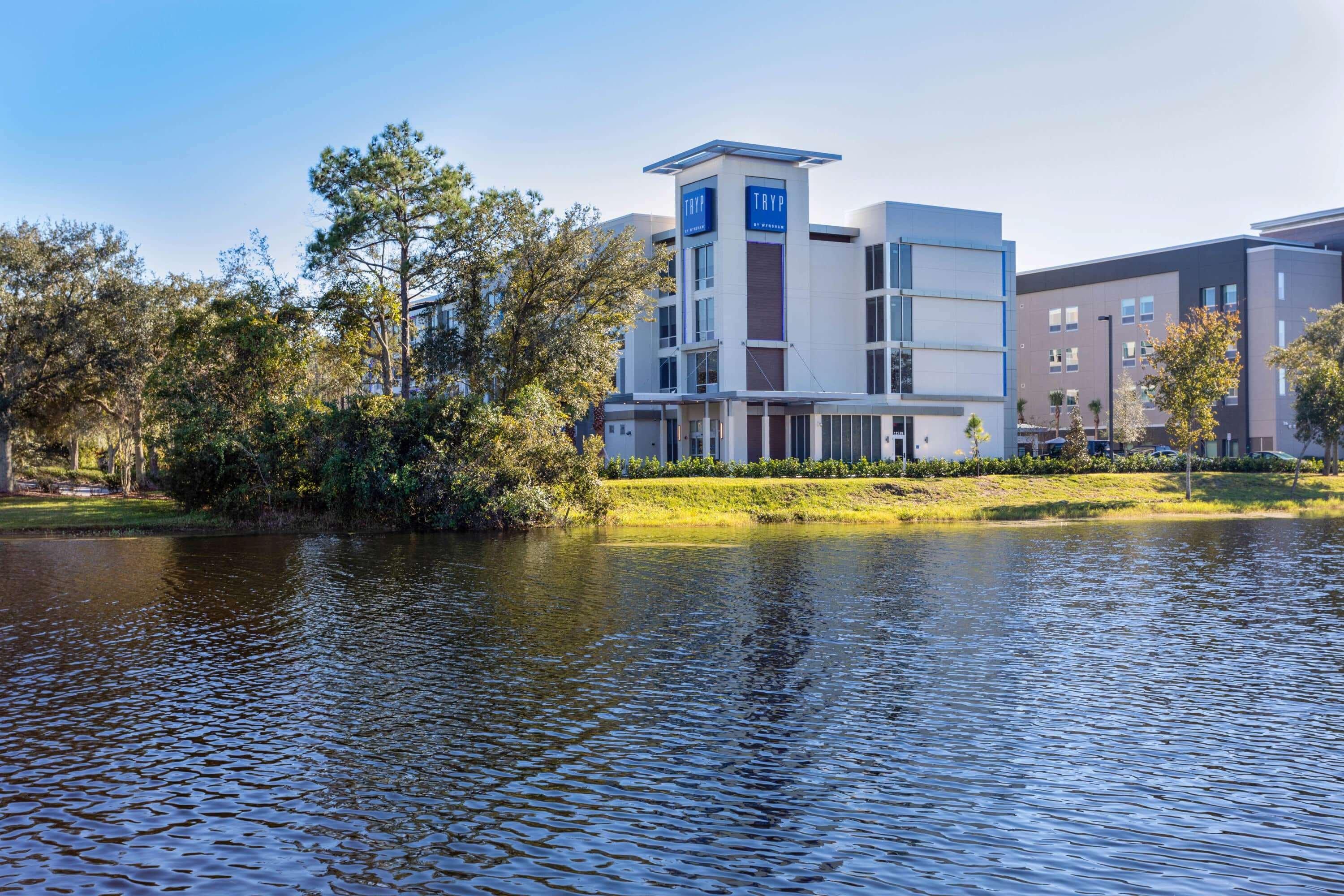 Готель Tryp By Wyndham Orlando Williamsburg Екстер'єр фото